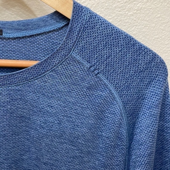 Lululemon Men’s Metal Vent Blue Short Sleeve Shirt—Like New Condition—Large - Picture 3 of 7